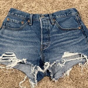 Women's Levi's 501 Original High Rise Distressed Hem Cut Off Shorts